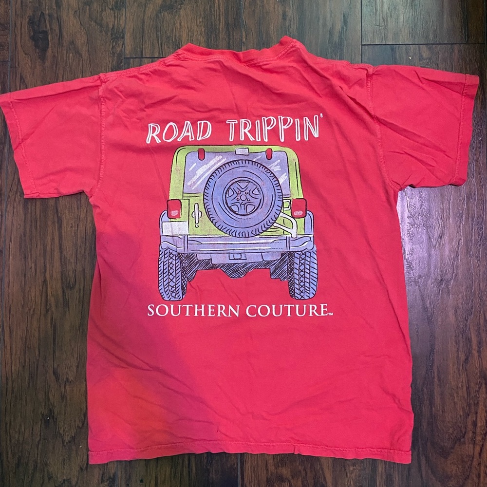Cute t-shirt for the summer!! Barely worn.